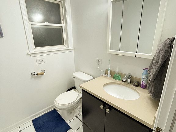 4th image of 924 N Winchester Ave #924