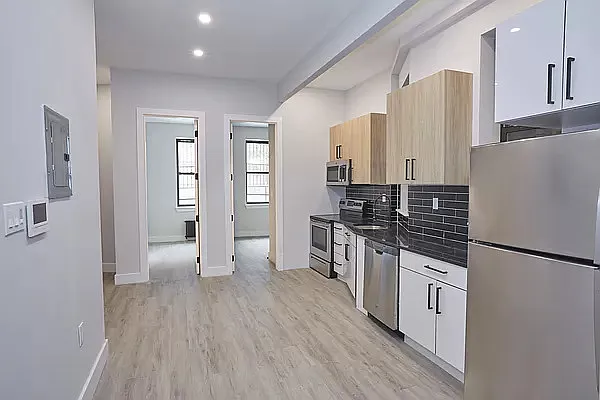Rented by Green Leaf Management, LLC | media 22
