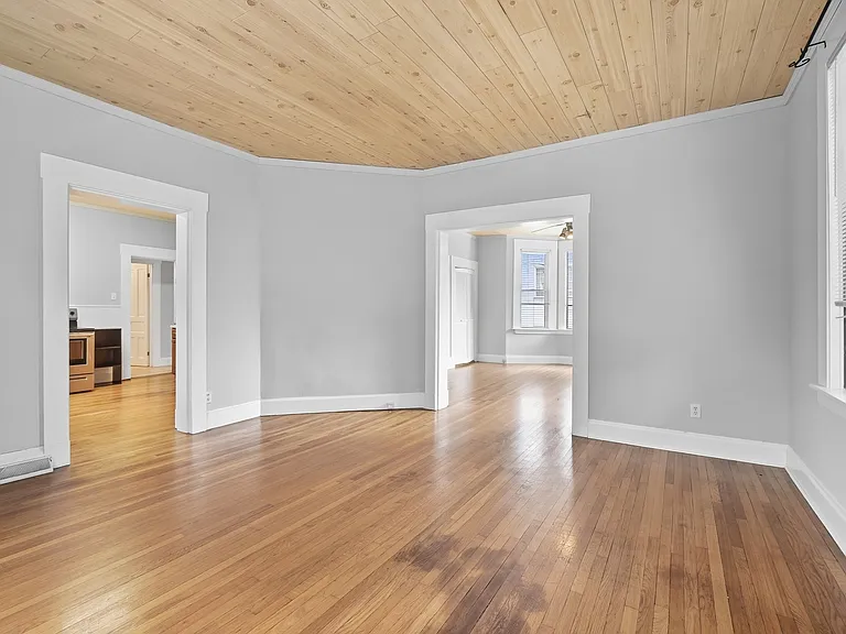 3774 Drake Ave — Photo 6