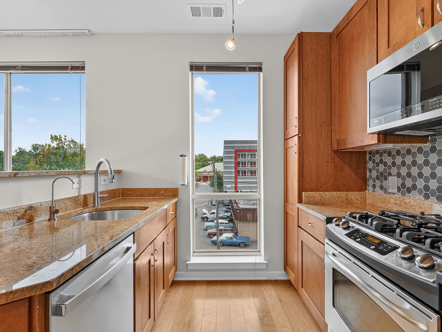 2200 North Westmoreland St #309 - 1 — Photo 2