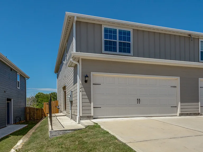 326 Stone Ct — Photo 2