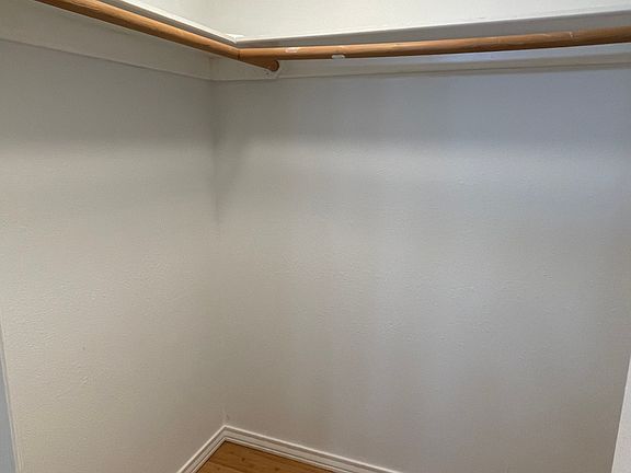 4th image of 16118 Jessamine St