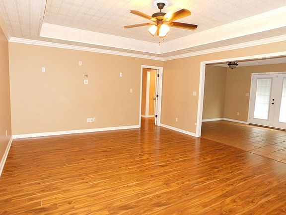 4th image of 931 Pine Cone Cir