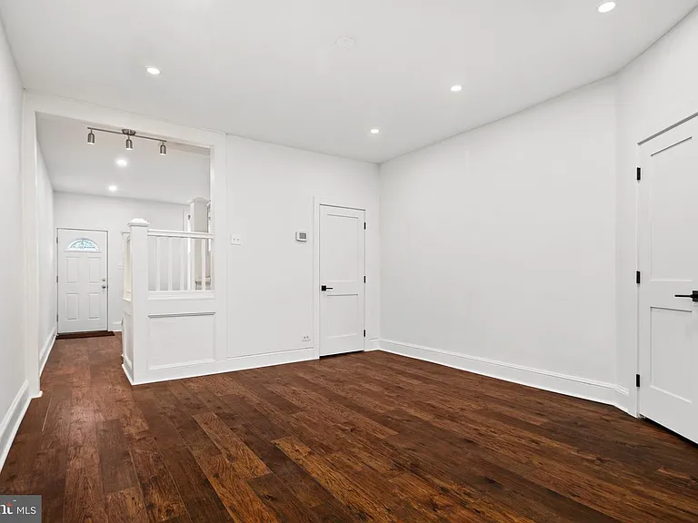 3455 Bowman St — Photo 2