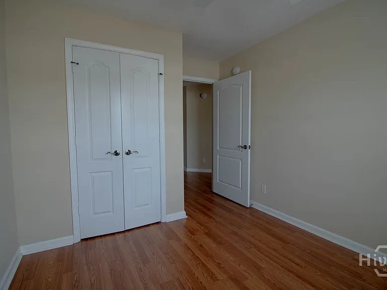 127 Ventura Pl — Photo 8