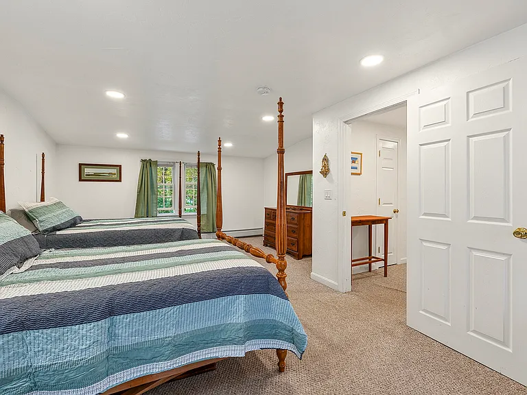 43 Airport Dr — Photo 11