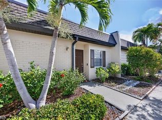 6300 S Pointe Blvd APT 327, Fort Myers, FL 33919