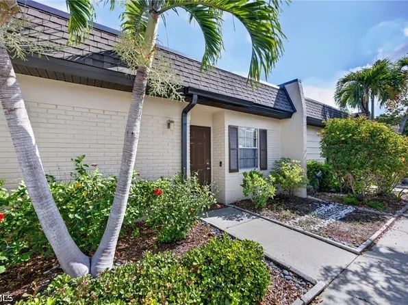 6300 S Pointe Blvd APT 327, Fort Myers, FL 33919