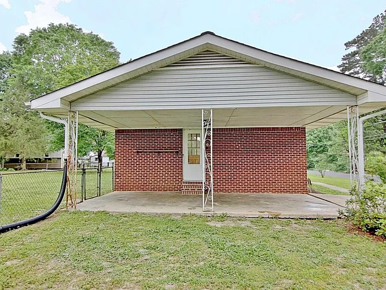 745 Anderson Dr — Photo 6
