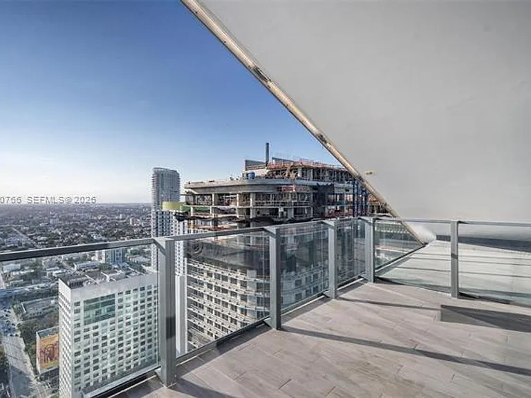 88 SW 7th St #4203 — Photo 45