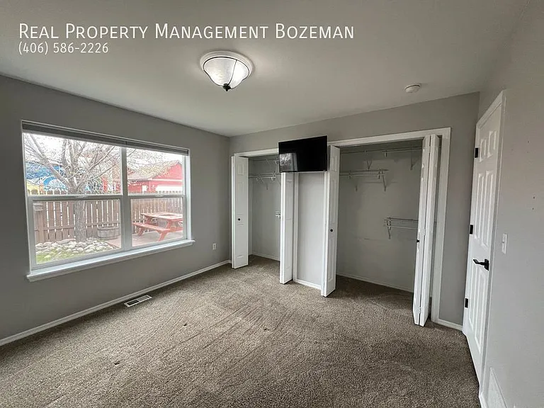 452 Woodman Dr — Photo 5
