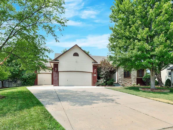 252 S Lakeside Dr, Andover, KS 67002