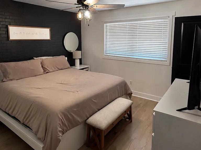 605 E Hancock Ave — Photo 11