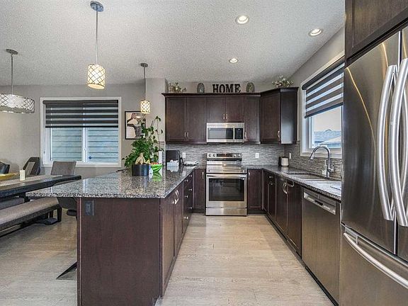 4th image of 5 E Masters St SE
