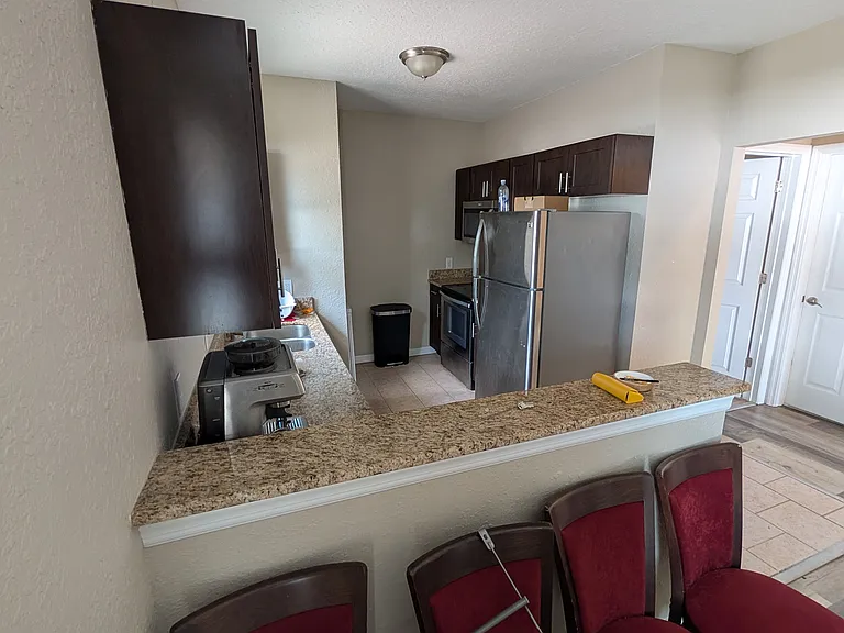 601 W Warren Ave #1/2 — Photo 5