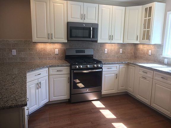 2nd image of 601 Hunting Park Dr