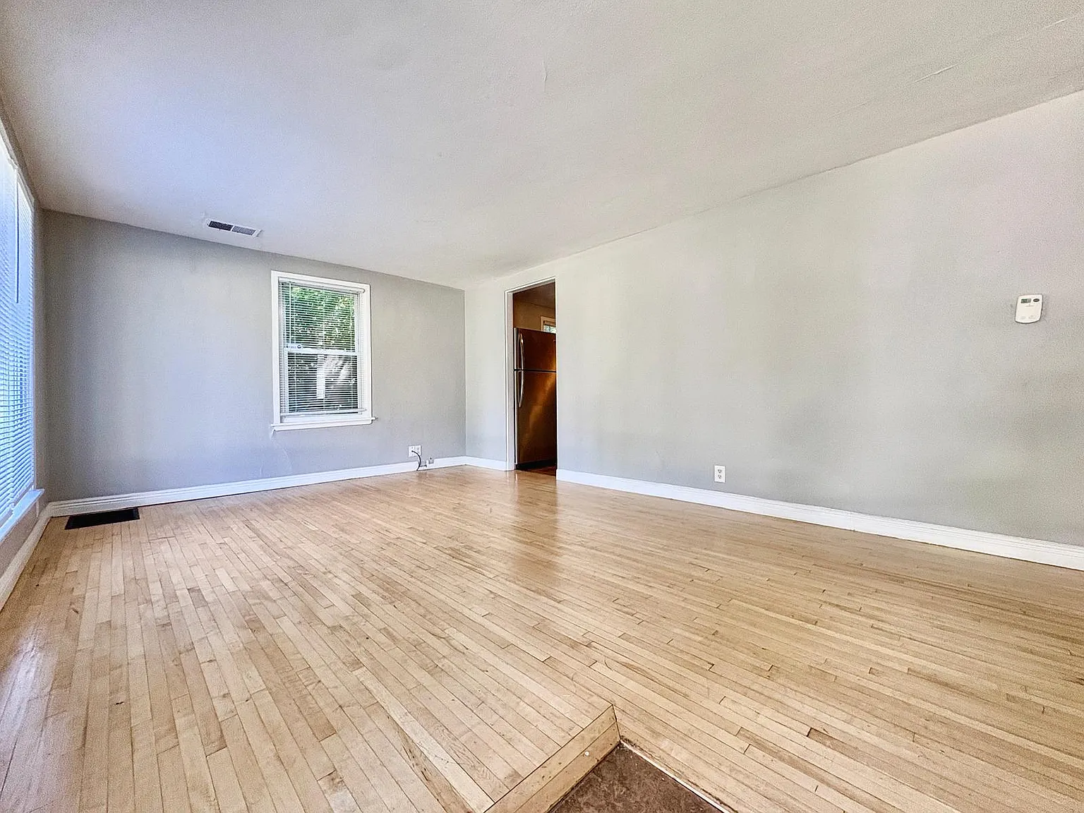 2 bed, 720 sqft, $1,150 — Photo 2