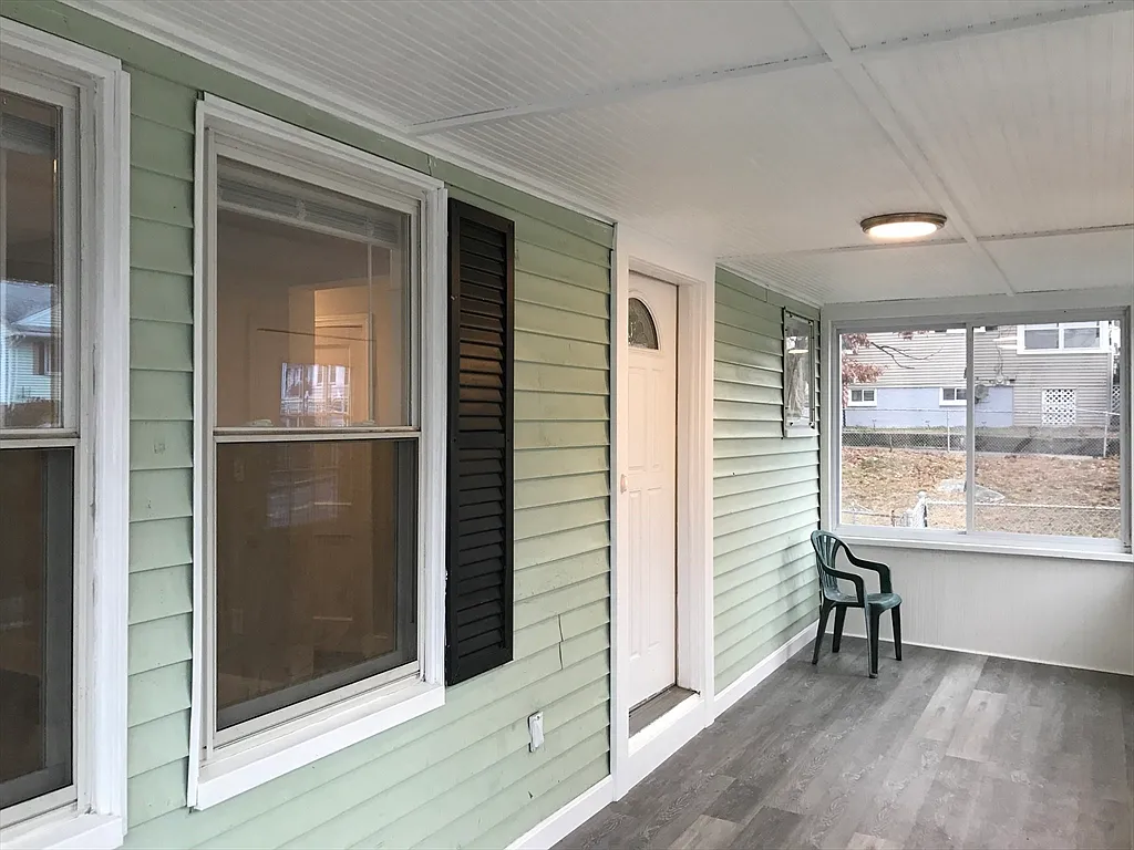 3 bed, 2.5 bath, 1707 sqft, $3,700 — Photo 3