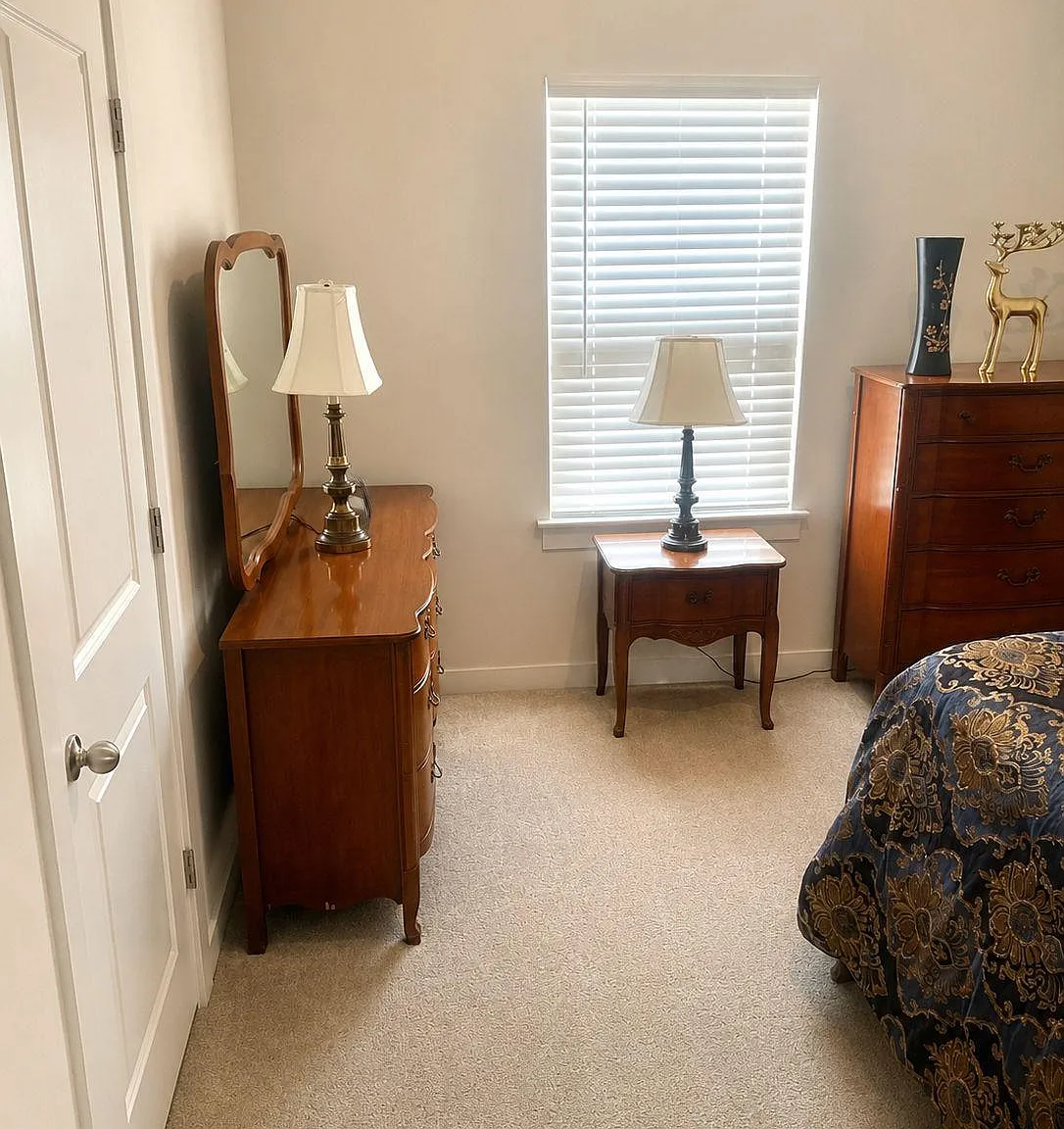 3 bed, 1.0 bath, 2500 sqft, $1,196 — Photo 4