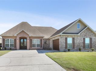 145 Georgine Dr, Vacherie, LA 70090