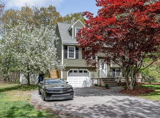 71 Mollie Dr, Tewksbury, MA 01876
