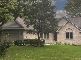 9126 Pineview Lake Ct, Linden, MI 48451