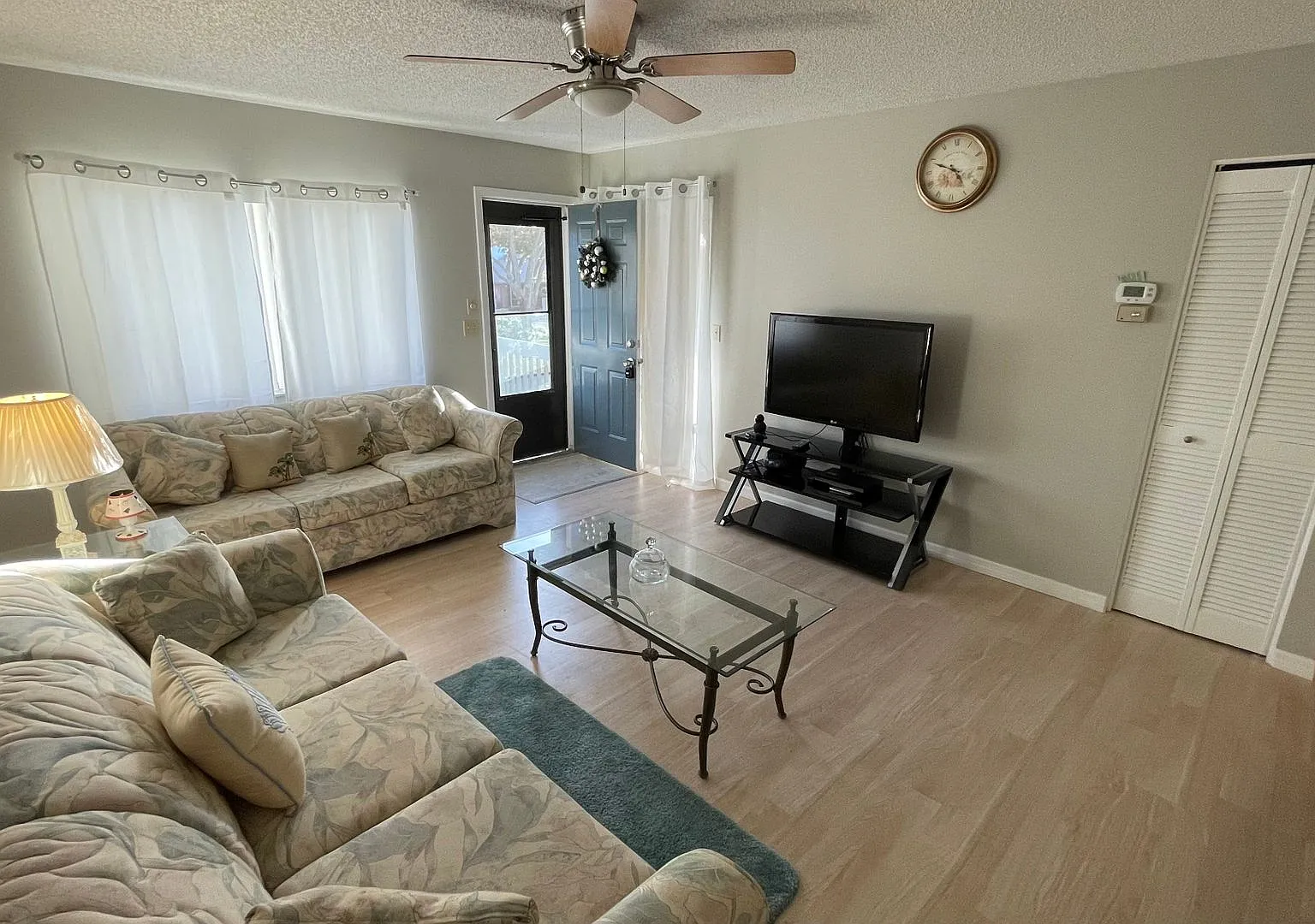Turnkey Furnished Annual Rental — Photo 2
