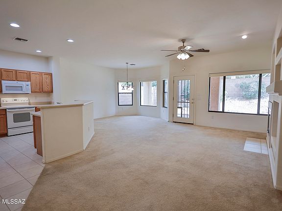 2nd image of 211 E Calle Del Capullo