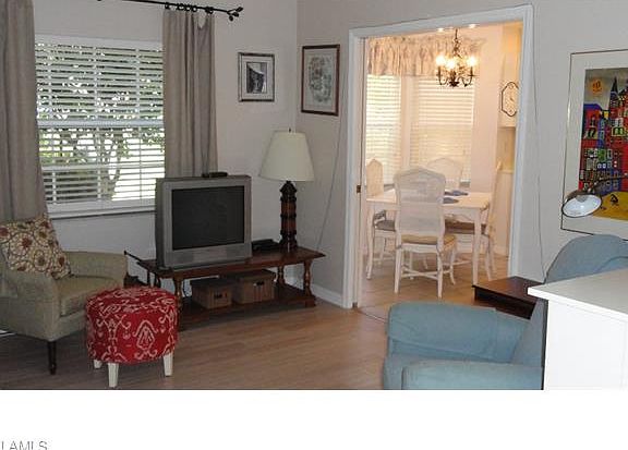 5th image of 6210 Reserve Cir APT 501