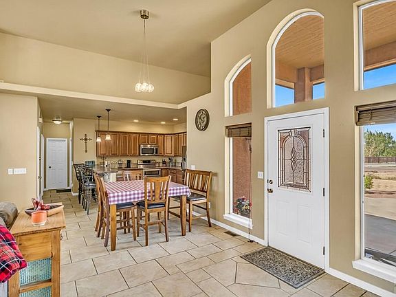 3rd image of 877 S Avenida Del Oro W