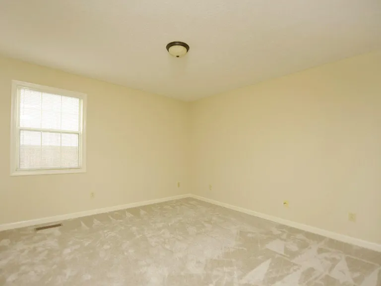 105 Oakmont Ln — Photo 10