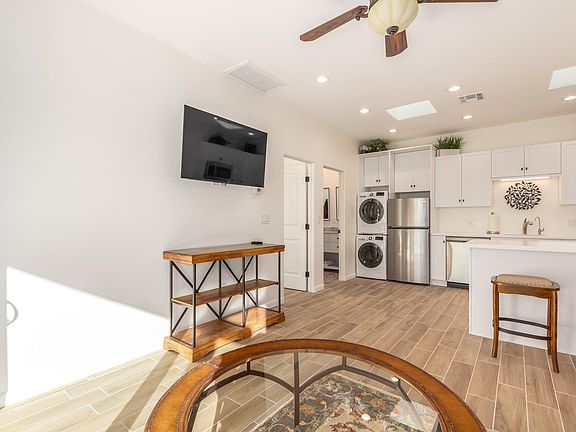 4th image of 5016 E Cheryl Dr