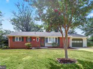 7419 Chatham St, Springfield, VA 22151