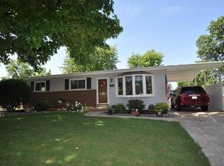 275 Humes Ln, Florissant, MO 63031