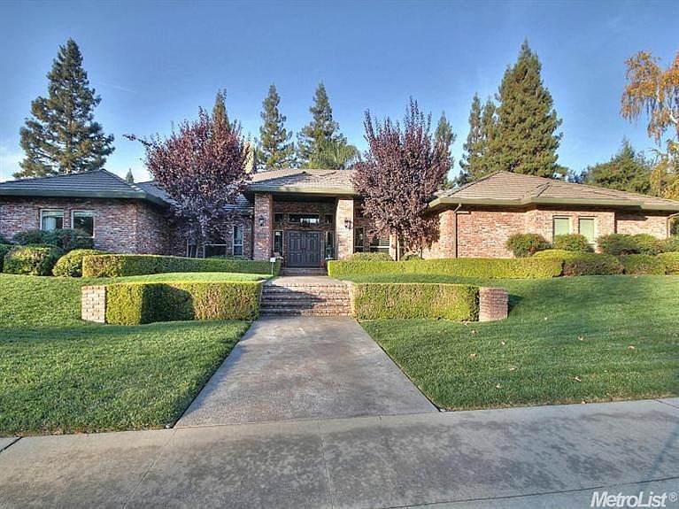 1st image of 1405 Riveroaks Dr