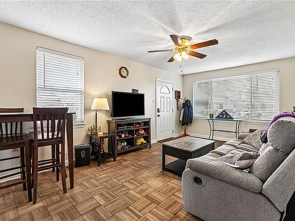 4th image of 8901 Inez Dr