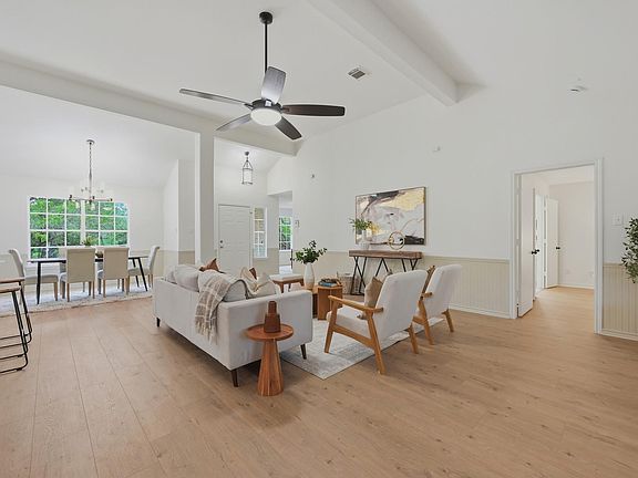 5th image of 375 Rhodes Ln