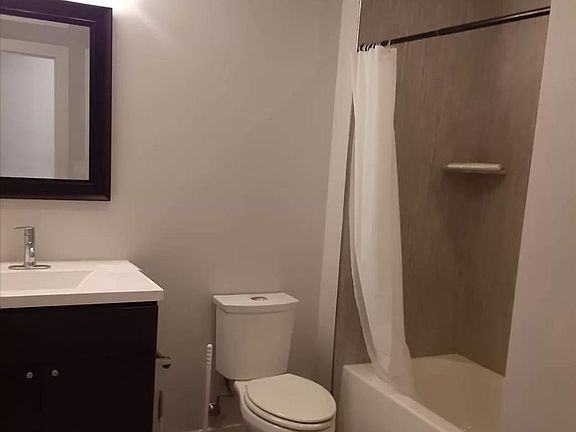 5th image of 837 N 16th St APT 4
