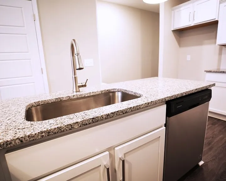 220 Drayton Dr — Photo 13