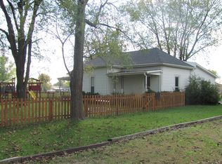 8611 N Brown Station Dr, Columbia, MO 65202