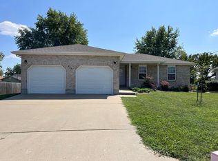 624 Shamrock St, Marshall, MO 65340