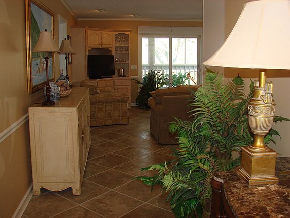 5th image of C 6 Pleasant Pl
