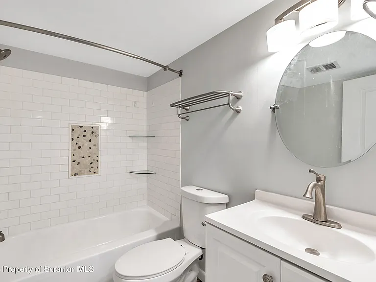 1711 Summit Point — Photo 9