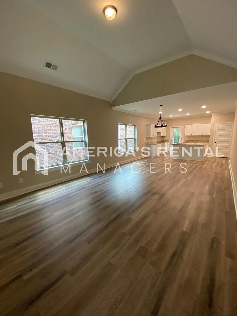 Home in Lake Cyrus Available to View with 48 Hour Notice — Photo 2
