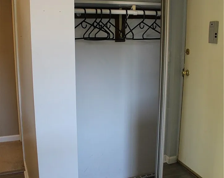 3948 Ridge Lea Rd #D — Photo 5
