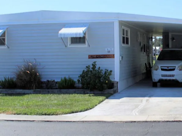 69 Thatch Palm St E, Largo, FL 33770