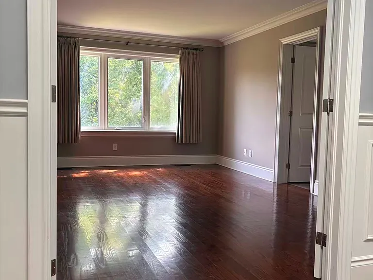 21 Leona Dr — Photo 9