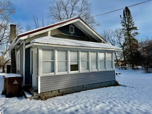 1028 Euclid Ave, Alma, MI 48801