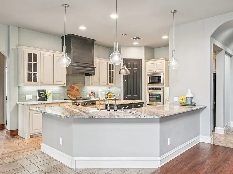 920 Norma Ln — Photo 8