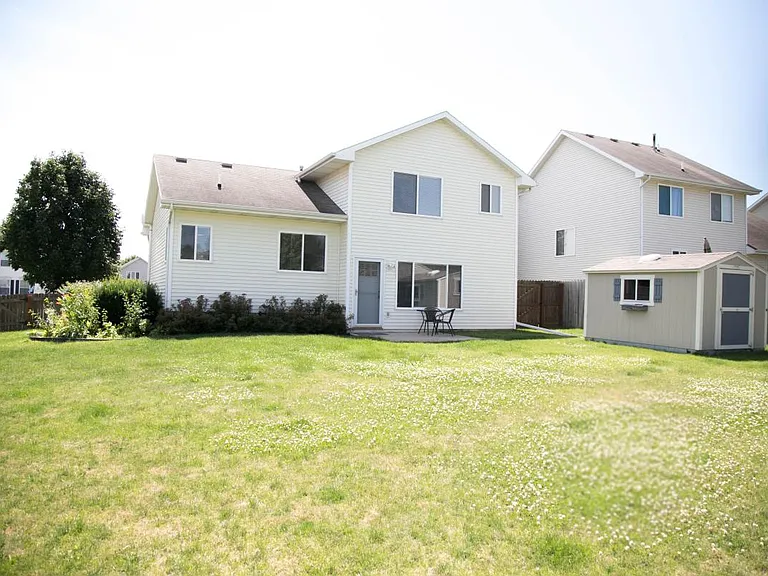 Huge Backyard, Fully Fenced